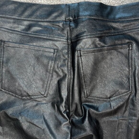 SPANX Black Vegan Faux Leather Pull On 5 Pocket Cropped Jeans  NWOT  Size XL - Picture 5 of 10